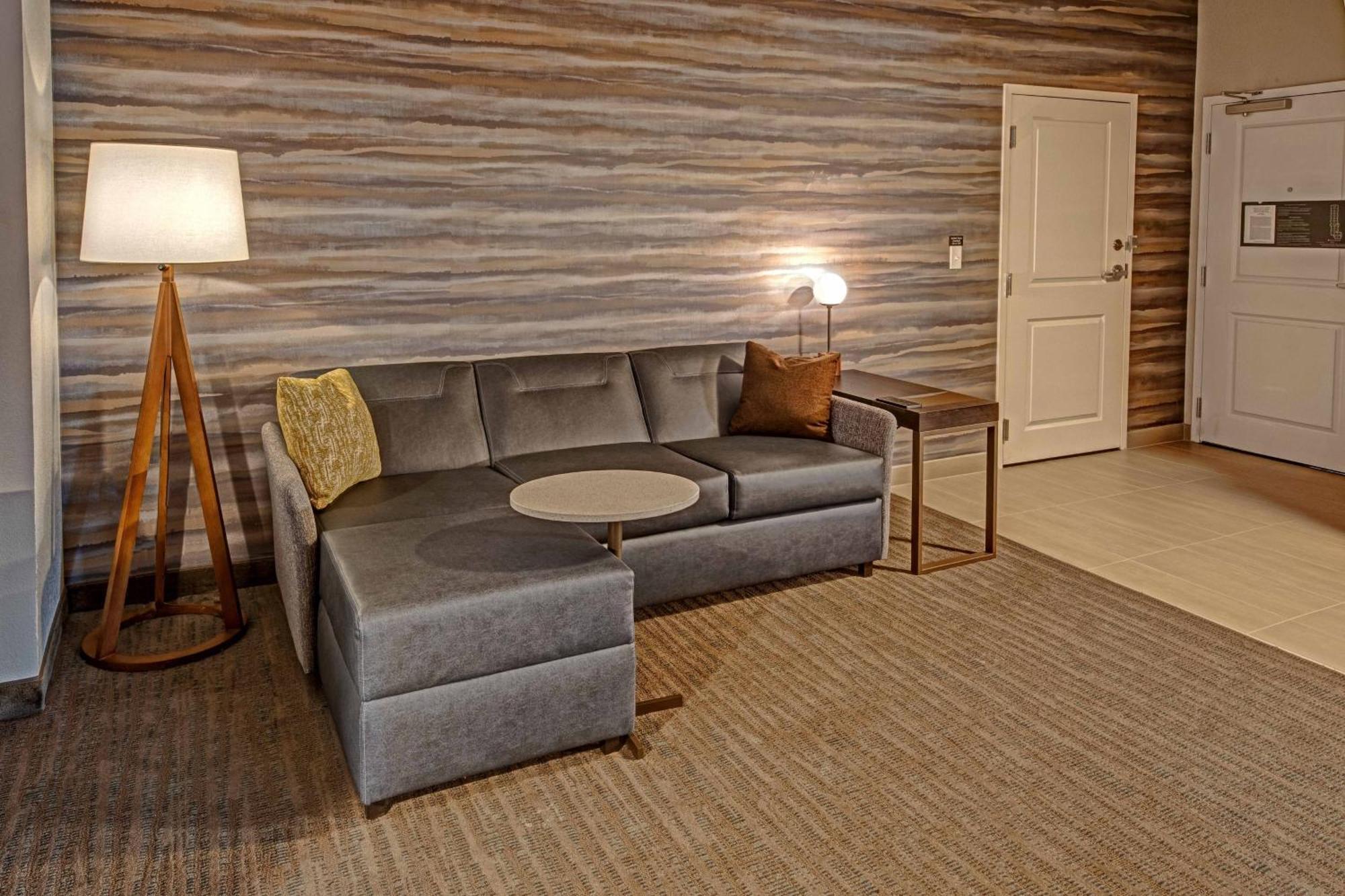 Residence Inn By Marriott Tulsa Midtown Eksteriør bilde
